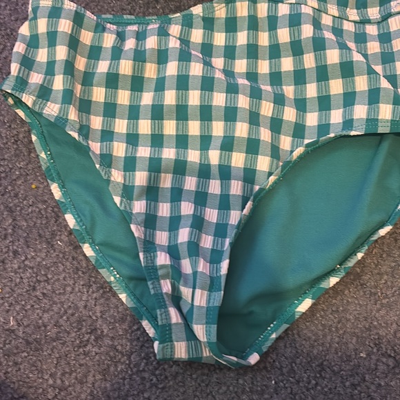 Swim - Picture 3 of 7